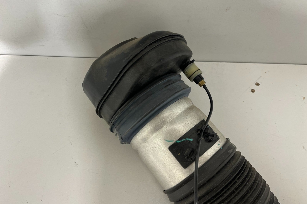 BMW X7 G07 (2018-2024) Front Right Air Shock Absorber 6869036,5B69E20,6876684 32096244