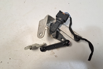 BMW X5 G05/G18 (2018-2024) Aizmugurējā kreisā augstuma līmeņa sensors 6895467 30721188