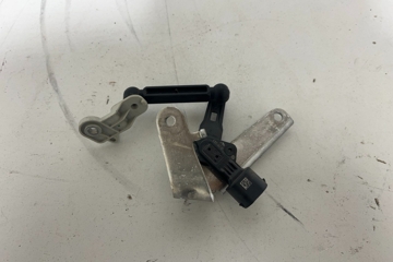BMW X7 G07 (2018-2024) Aizmugurējā labā augstuma līmeņa sensors 6895467,6887834,6873098 32100161