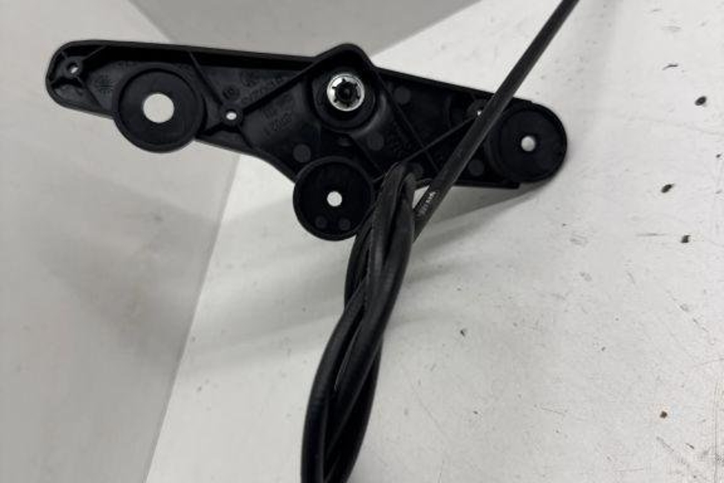 BMW 3 Series E90/E91/E92/E93 (2004-2013) Bonnet Lock Cable 32258872