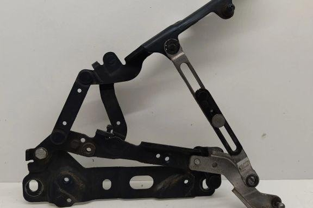 BMW 5 Series F10/F11 (2009-2017) Front Left Bonnet Hinge 32258978