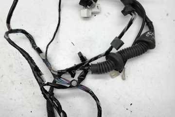 TOYOTA Avensis 3 generation (2009-2020) Priekšējo labo durvju elektroinstalācija 8215105690 32257755