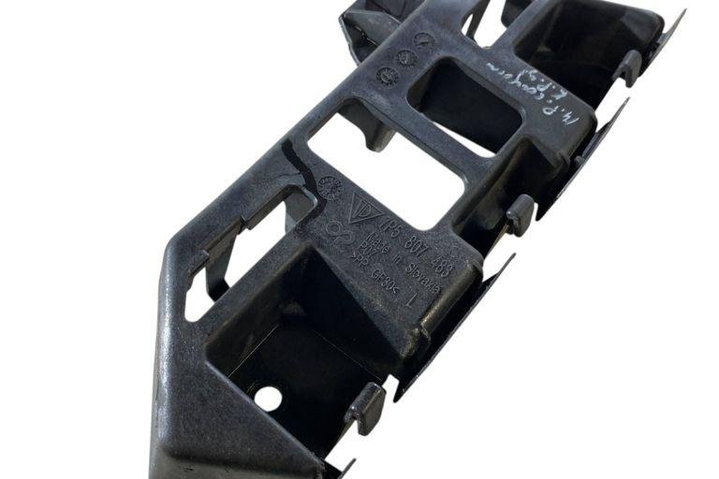 PORSCHE Cayenne 958 (2010-2018) Aizmugurējā kreisā bampera stiprinājums 7P5807483 31265465