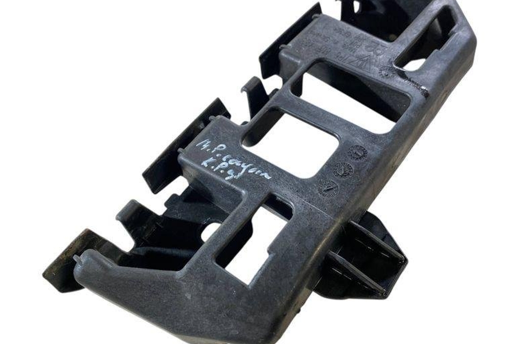 PORSCHE Cayenne 958 (2010-2018) Aizmugurējā kreisā bampera stiprinājums 7P5807483 31265465