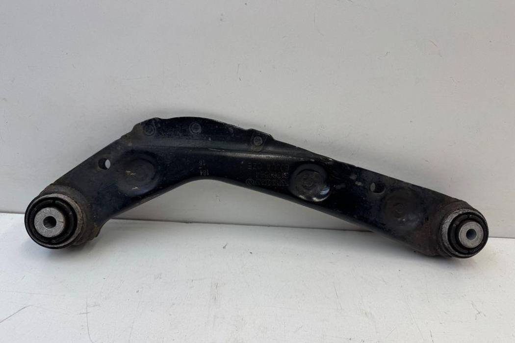 VOLVO XC90 1 generation (2002-2014) Rear Left Arm 31360584 31123937