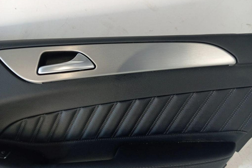 MERCEDES-BENZ GLE W166 (2015-2018) Обшивка задней правой двери A1669058100 31136328