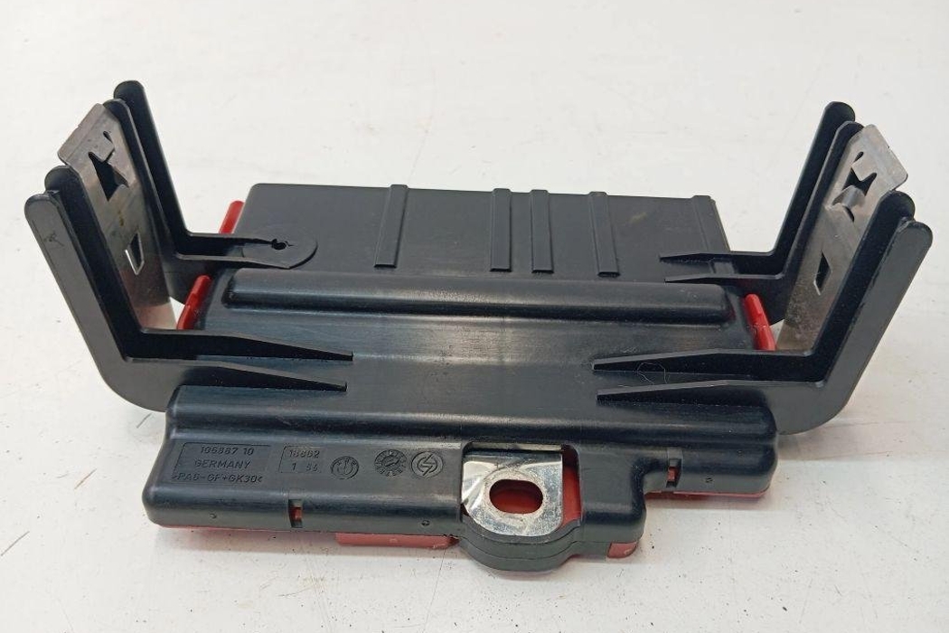 BMW 3 Series E90/E91/E92/E93 (2004-2013) Jaudas sadales kaste 10688710 31148769