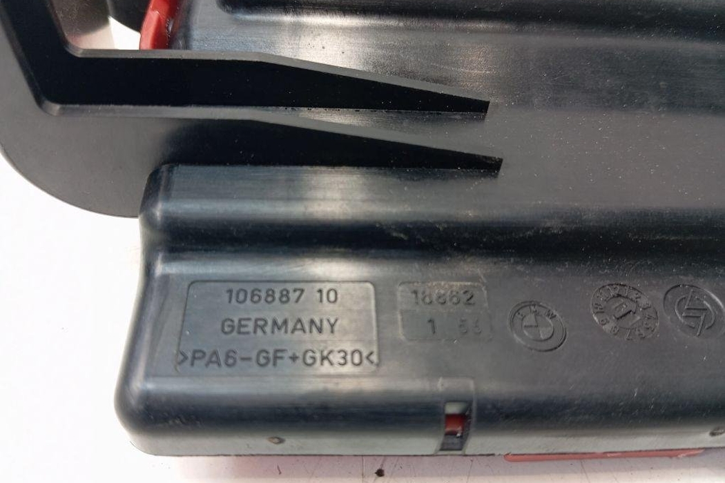 BMW 3 Series E90/E91/E92/E93 (2004-2013) Jaudas sadales kaste 10688710 31148769