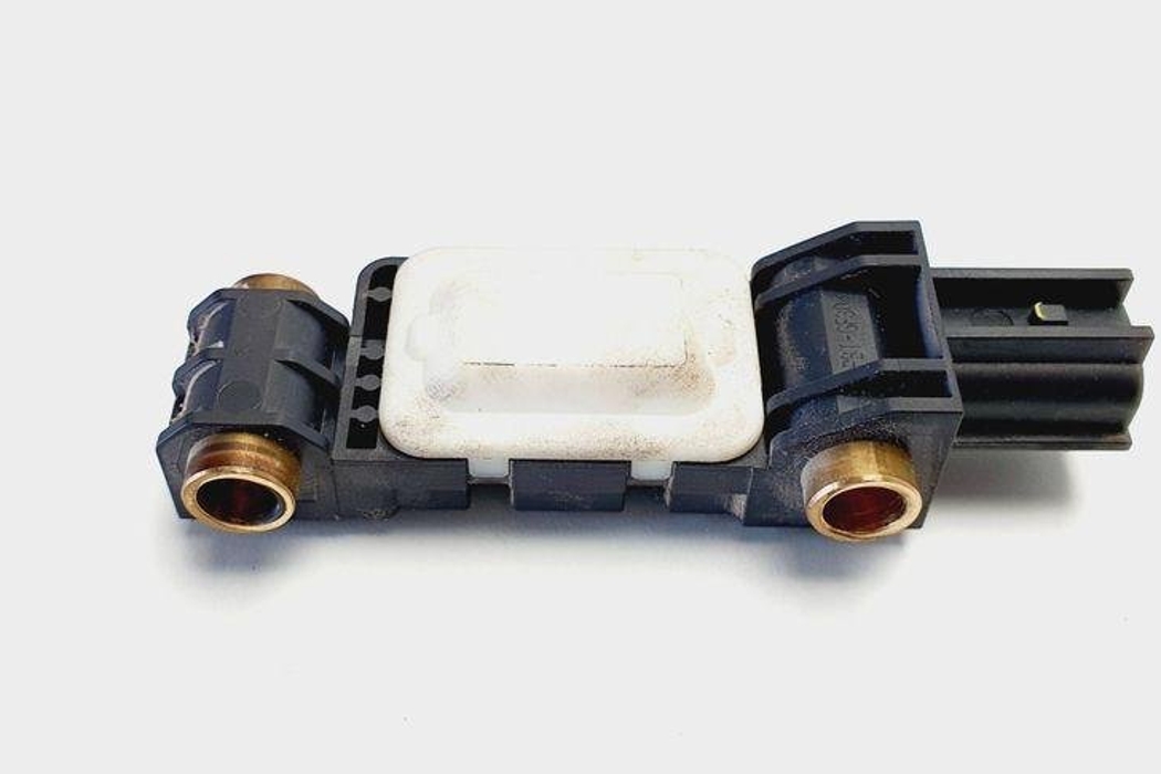 AUDI A4 B7/8E (2004-2008) Боковой датчик удара левый 050105,8E0959643B 31065767