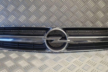OPEL Vectra C (2002-2005) Решетка радиатора 13106811,464192822 31071098