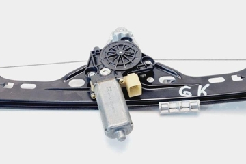 MERCEDES-BENZ C-Class W203/S203/CL203 (2000-2008) Aizmugurējo kreiso durvju logu pacēlājs 0130822008 31083180