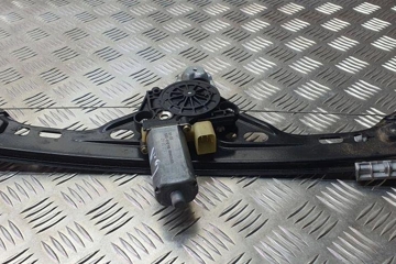 MERCEDES-BENZ C-Class W203/S203/CL203 (2000-2008) Aizmugurējo kreiso durvju logu pacēlājs A2038202942 31089503
