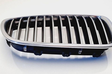BMW 5 Series F10/F11 (2009-2017) Решетка радиатора переднего бампера 51137200728 31092402