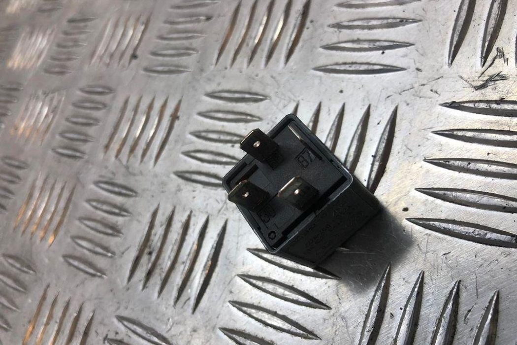 AUDI A8 D3/4E (2002-2010) Relejs 141951253B 31813588