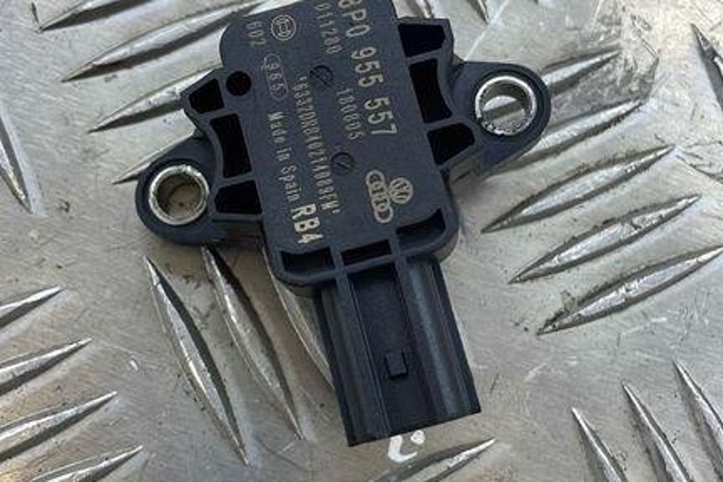 AUDI A4 B7/8E (2004-2008) Боковой датчик удара левый 8P0955557 31822398