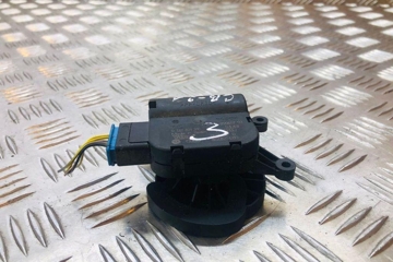 AUDI A4 B7/8E (2004-2008) Interior Heater Flap Motor Actuator 8E2820511C 31814030