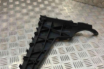 AUDI A4 B7/8E (2004-2008) Aizmugurējā labā bampera stiprinājums 8E5807454A 31814315