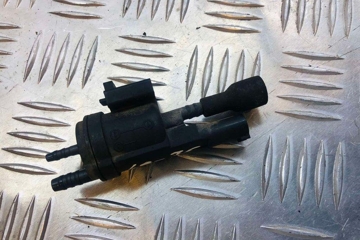 MERCEDES-BENZ C-Class W204/S204/C204 (2004-2015) Vacuum Valve 0025407097 31814547