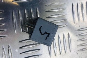 AUDI A8 D3/4E (2002-2010) Relays 141951253 31817306