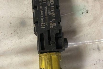 AUDI A4 B7/8E (2004-2008) Боковой датчик удара левый 8E0959651A 31822292