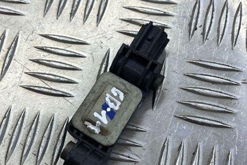 AUDI A4 B7/8E (2004-2008) Боковой датчик удара левый 31824219