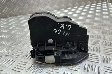 BMW 5 Series F10/F11 (2009-2017) Aizmugurējo kreiso durvju slēdzene 7202147 31829673