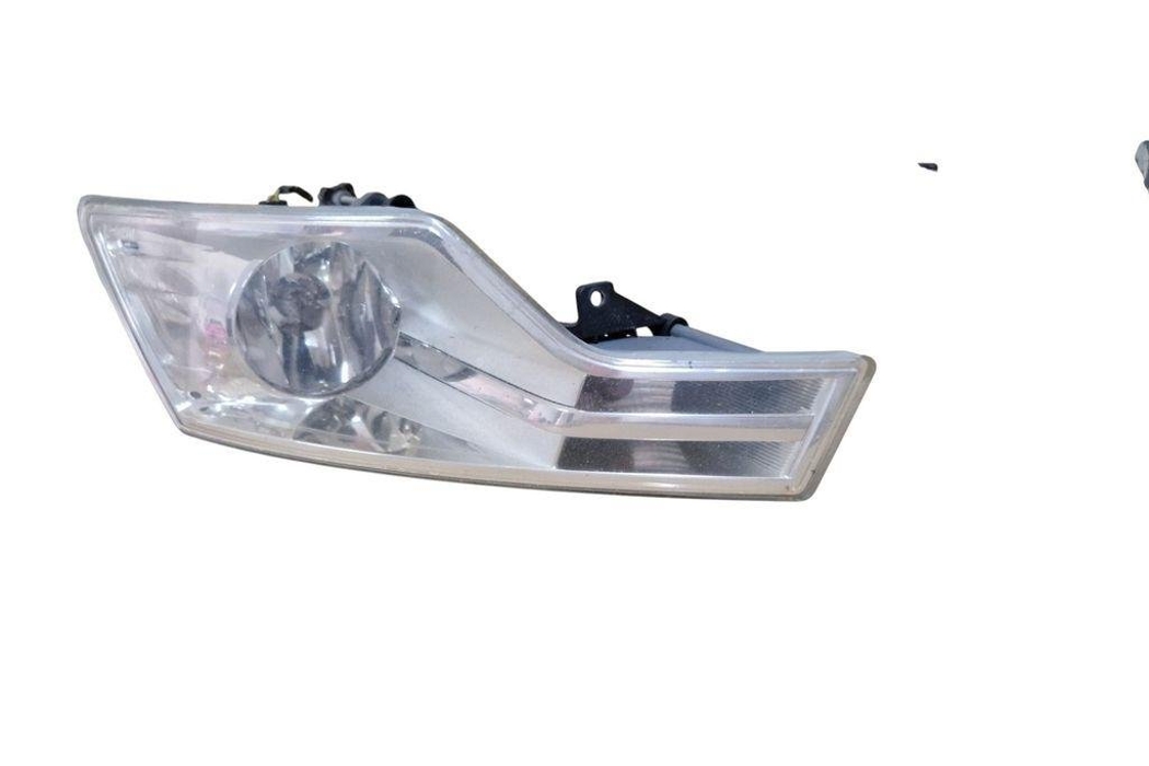CITROËN C5 2 generation (2008-2017) Противотуманка бампера передняя правая 02BPL011A 32347479