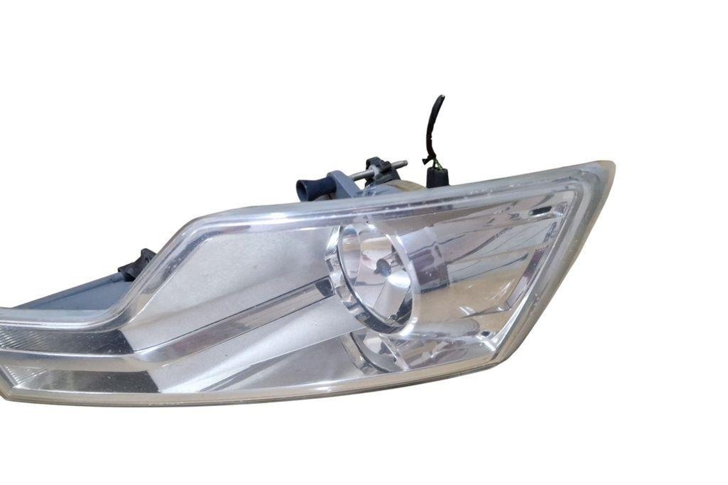CITROËN C5 2 generation (2008-2017) Противотуманка бампера передняя правая 02BPL011A 32347479