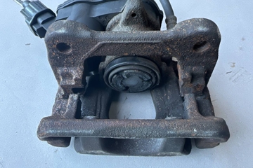 MAZDA 6 GJ (2012-2024) Aizmugurējais labais bremžu suports 32355597 17720366