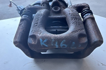 MAZDA 6 GJ (2012-2024) Aizmugurējais kreisais bremžu suports 32355597 17720385