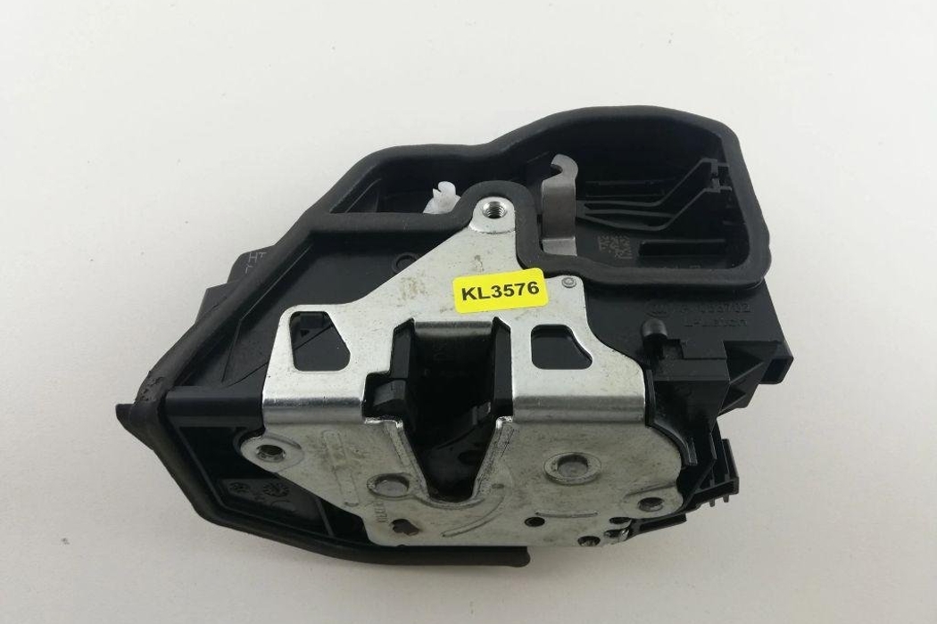 BMW 5 Series F10/F11 (2009-2017) Aizmugurējo kreiso durvju slēdzene KL3576,7202147 31907655