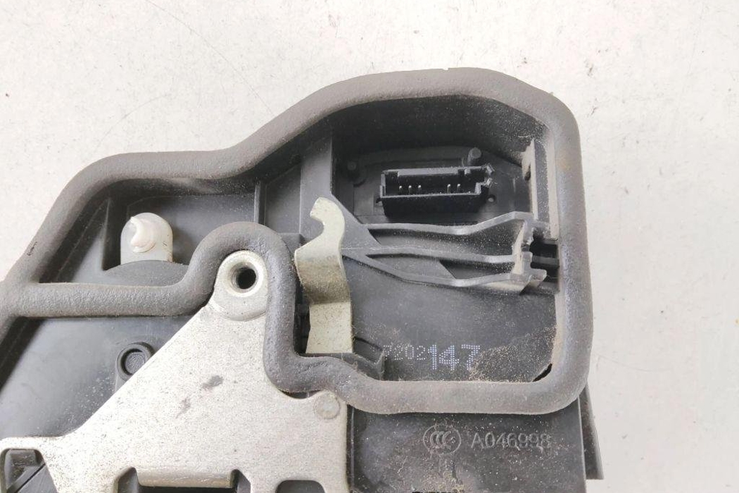 BMW X5 E70 (2006-2013) Aizmugurējo kreiso durvju slēdzene 7202147 31923361
