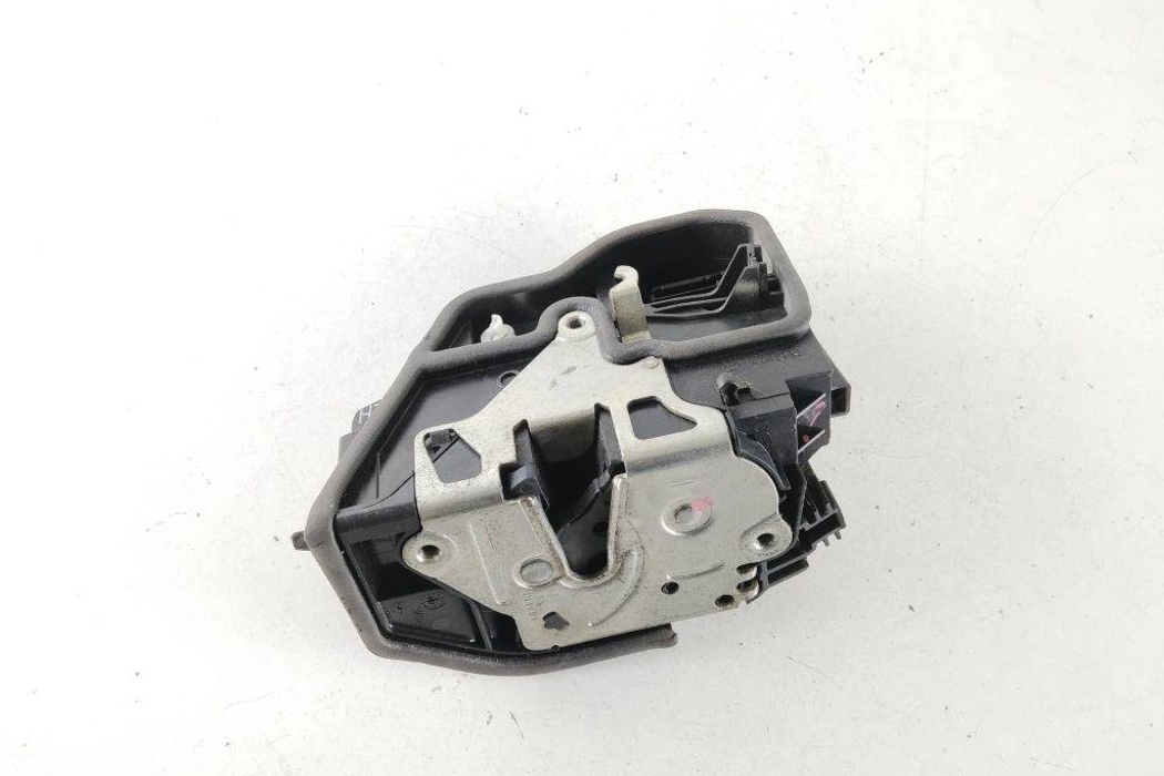 BMW X5 E70 (2006-2013) Aizmugurējo kreiso durvju slēdzene 7202147 31923361