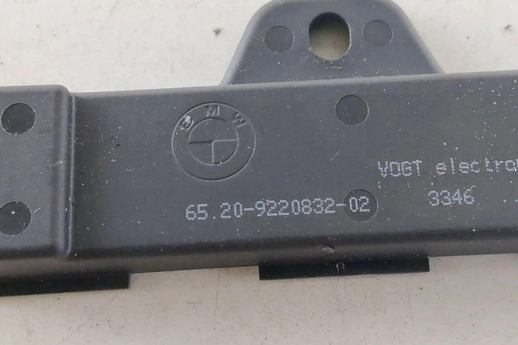 BMW 5 Series F10/F11 (2009-2017) Keyless Entry Antenna 9220832 31928020