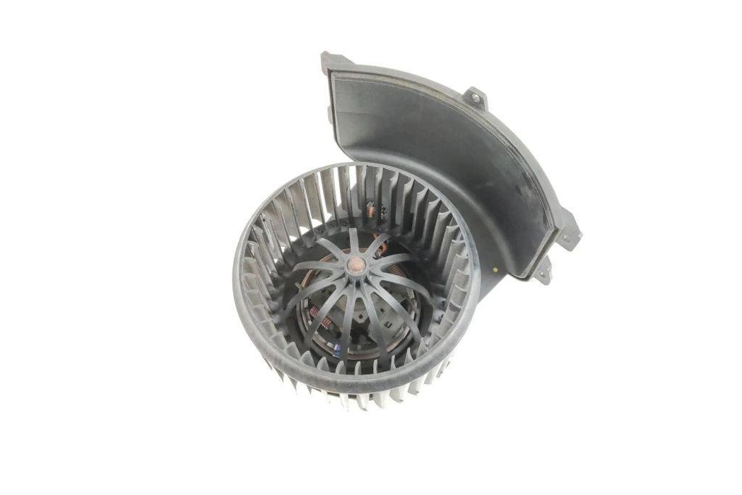 VOLKSWAGEN Transporter T5 (2003-2015) Salona sildītājs 7E1820021 31935398