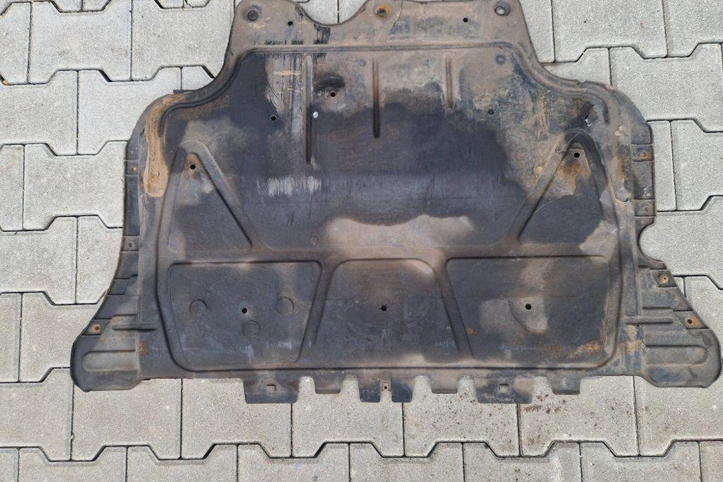 SKODA Octavia 3 generation (2013-2020) Dzinēja apakšas aizsargs/panna 5Q0825236 31629815