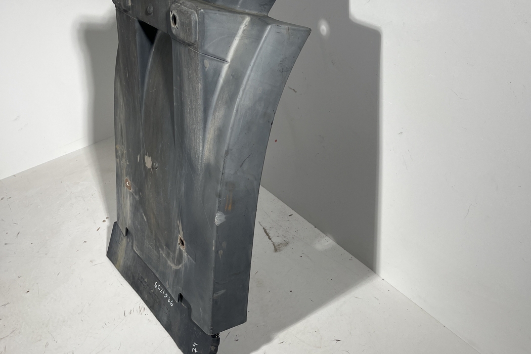 VOLVO FH (2005-present) F10/F11 (2009-2017) Front Right Mudguard 82637695,82637710,82637711,82637713,82637696,82637722,82637715 26021576