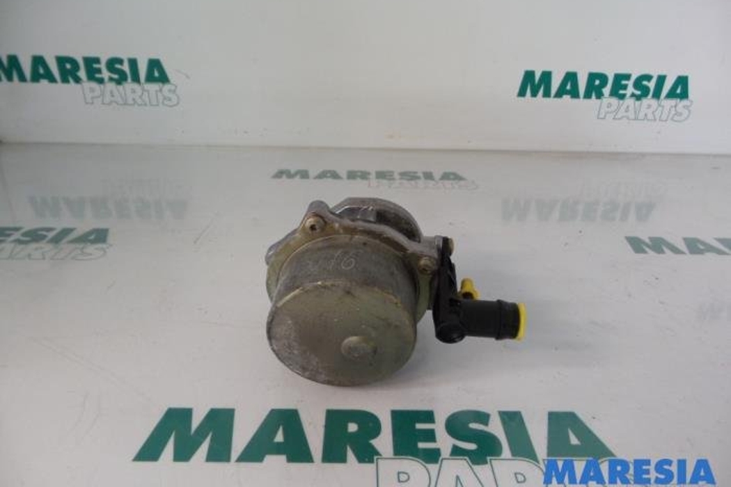 RENAULT Megane 1 generation (1995-2003) vakumsūknis 8200072985,8200327252,8200689330 27136618