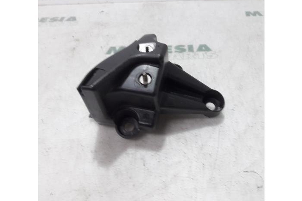 PEUGEOT 3008 1 generation (2010-2016) Aizmugurējā labā bampera stiprinājums 9683195680,7416Q0 27375564