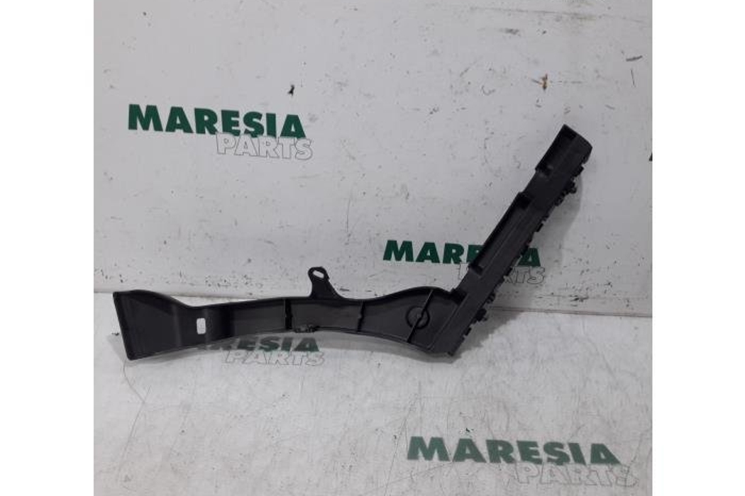 PEUGEOT 3008 1 generation (2005-2020) Aizmugurējā labā bampera stiprinājums 7416P9,9683045680 27377545
