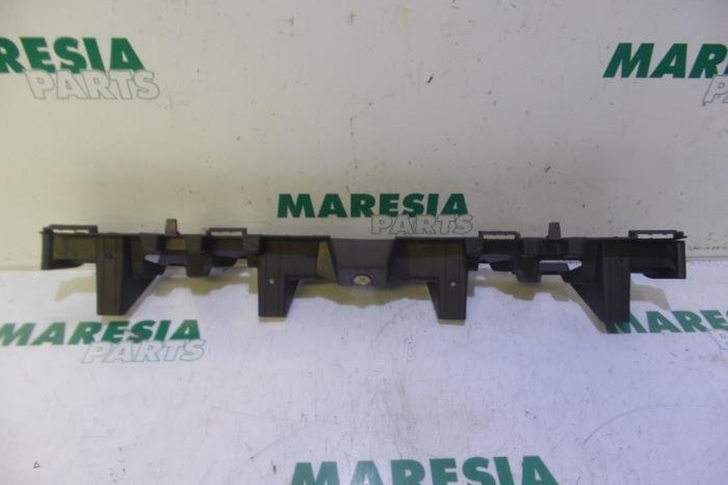 RENAULT Megane 2 generation (2002-2012) Rear Right Bumper Bracket 8200074445 27382943
