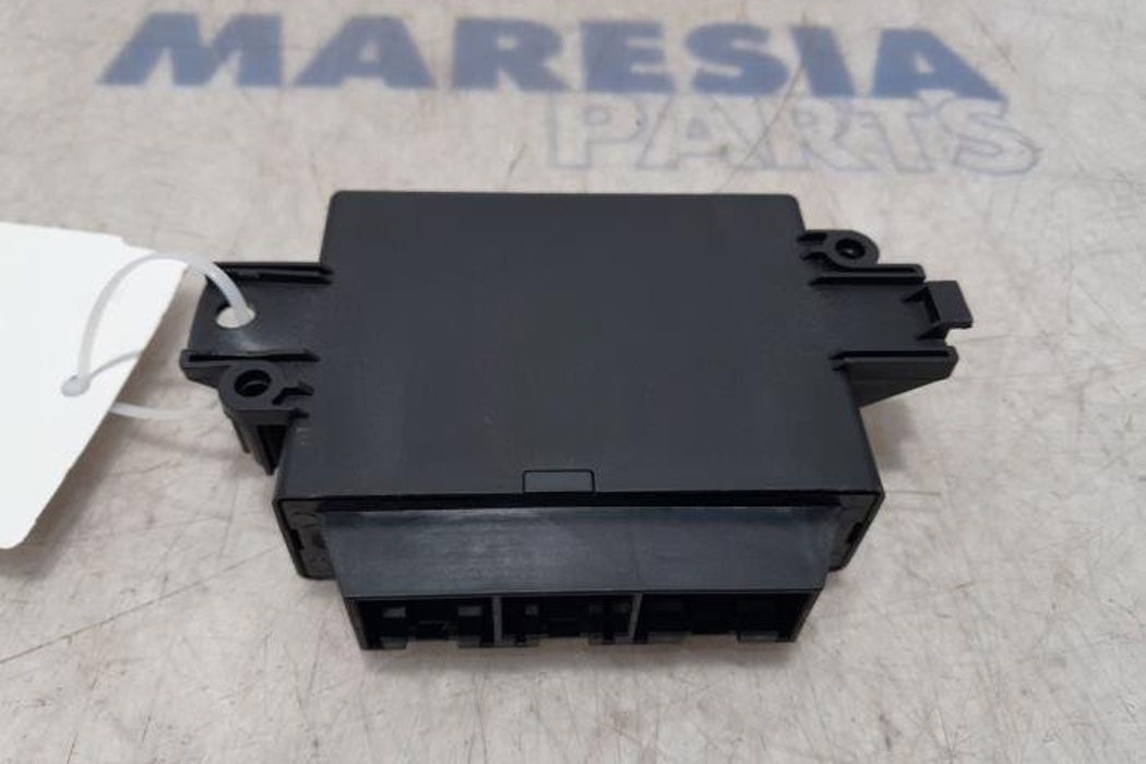 FIAT 500 2 generation (2008-2024) PDC Parking Distance Control Unit 51796823,604039 27748067