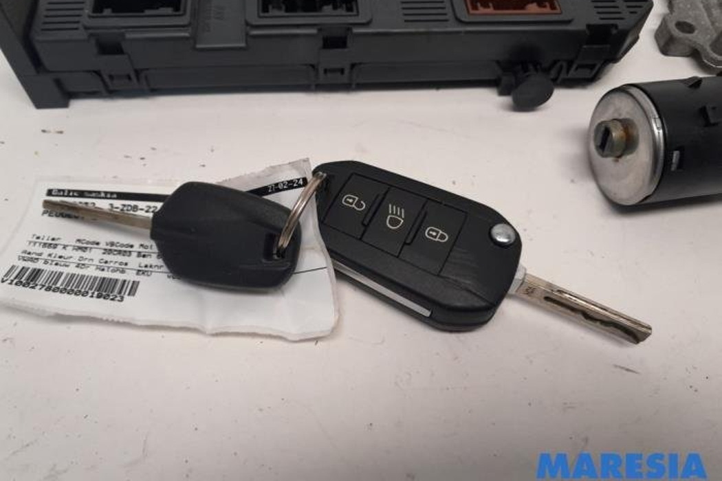 PEUGEOT 208 Peugeot 208 (2012-2015) Motora vadības bloks 9805895780,1612859880,9807531680,1611427780,1663364780,1608682880,9673257480,9663123380,V29035181,1608094980,142370909,20906961 27756664