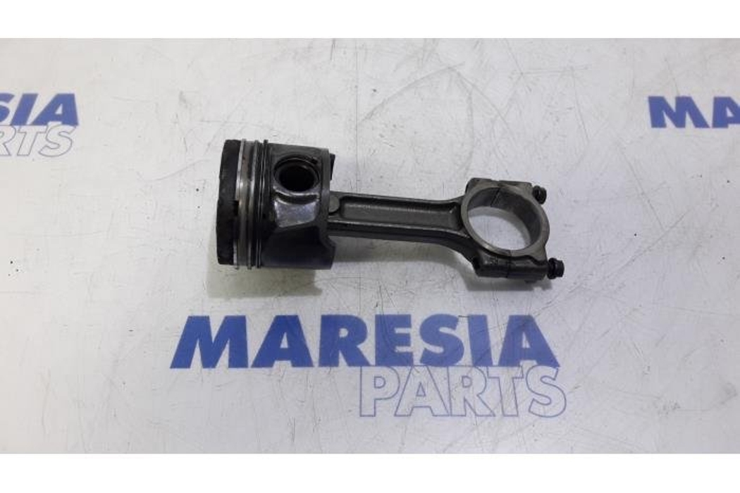 RENAULT Kangoo 2 generation (2007-2021) Virzuļu komplekts 120A13546R,120A14373R,120A16598R,7701475074 27782212