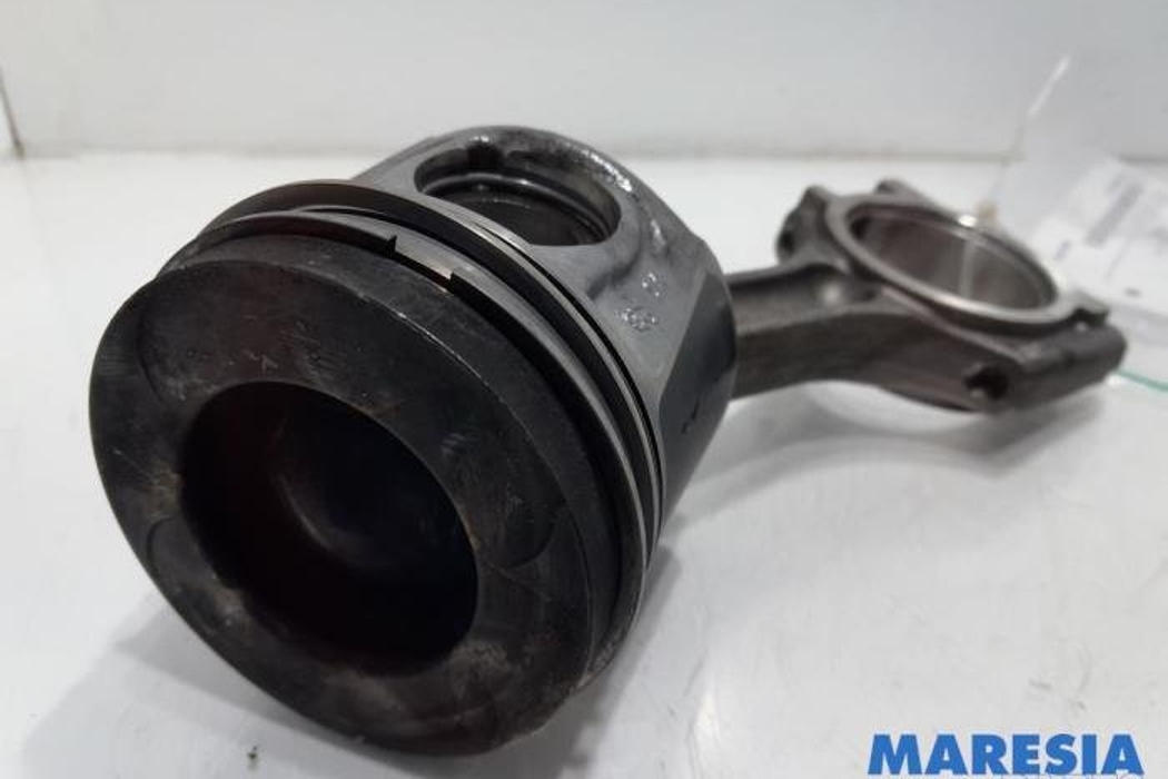 OPEL Vivaro B (2014-2019) Virzuļu komplekts |95518876|Opel|| 27921818