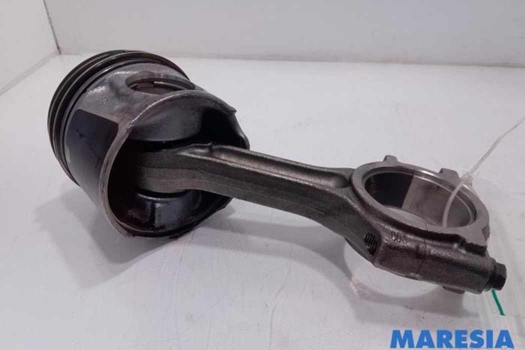 OPEL Vivaro B (2014-2019) Virzuļu komplekts |95518876|Opel|| 27921818