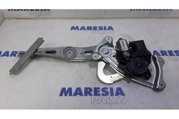 RENAULT Scenic 3 generation (2009-2015) Aizmugurējo labo durvju logu pacēlājs 827208148R,827200006R,827303178R,915947200 27342978