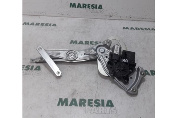 RENAULT Scenic 3 generation (2009-2015) Aizmugurējo labo durvju logu pacēlājs 827300005R,827208148R,827200006R,915947100,916836101 27344148