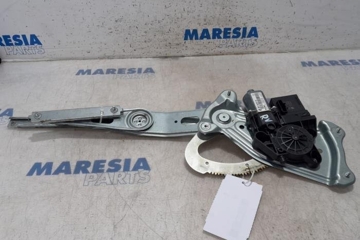 RENAULT Scenic 3 generation (2009-2015) Priekšējo labo durvju logu pacēlājs 807205115R,807200007R,807302741R,915943200,916834200,965916102 27388378