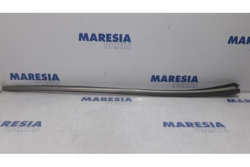 PEUGEOT 3008 1 generation (2010-2016) Priekšējā labā statnes apdare 9682757880,8120Y0,8120Y00 27771966